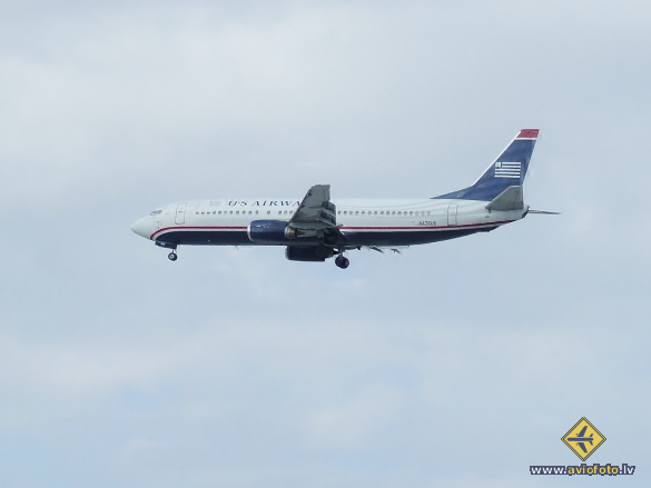 Boeing 737-4B7